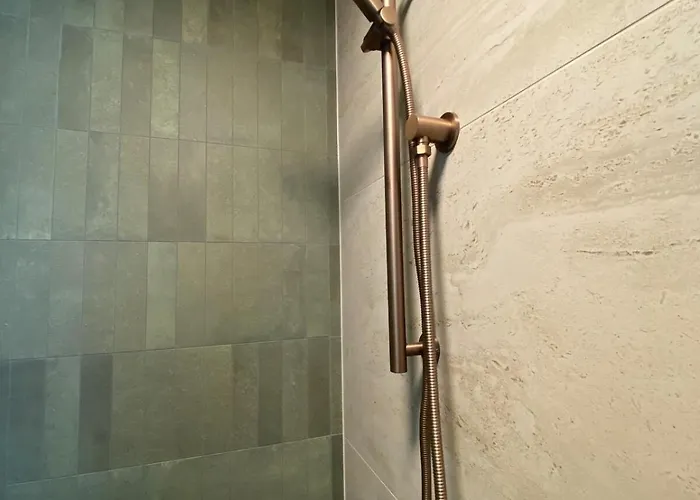 Close To Town With Private Ensuite